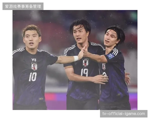 日本队半场攻防演练压制冰岛，菅原由势助攻小川航基完成绝杀取热身赛三连胜